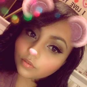 Meet your Posher, Dayana